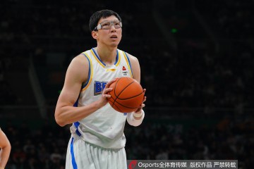 盛世娱乐官网-高效两双！周琦6中5拿到14分11板2助1断1帽 最后时刻犯满